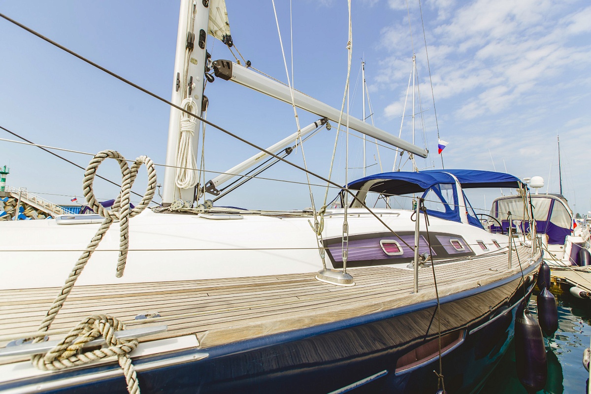 Аренда парусной яхты BENETEAU OCEANIS 50 в Сочи